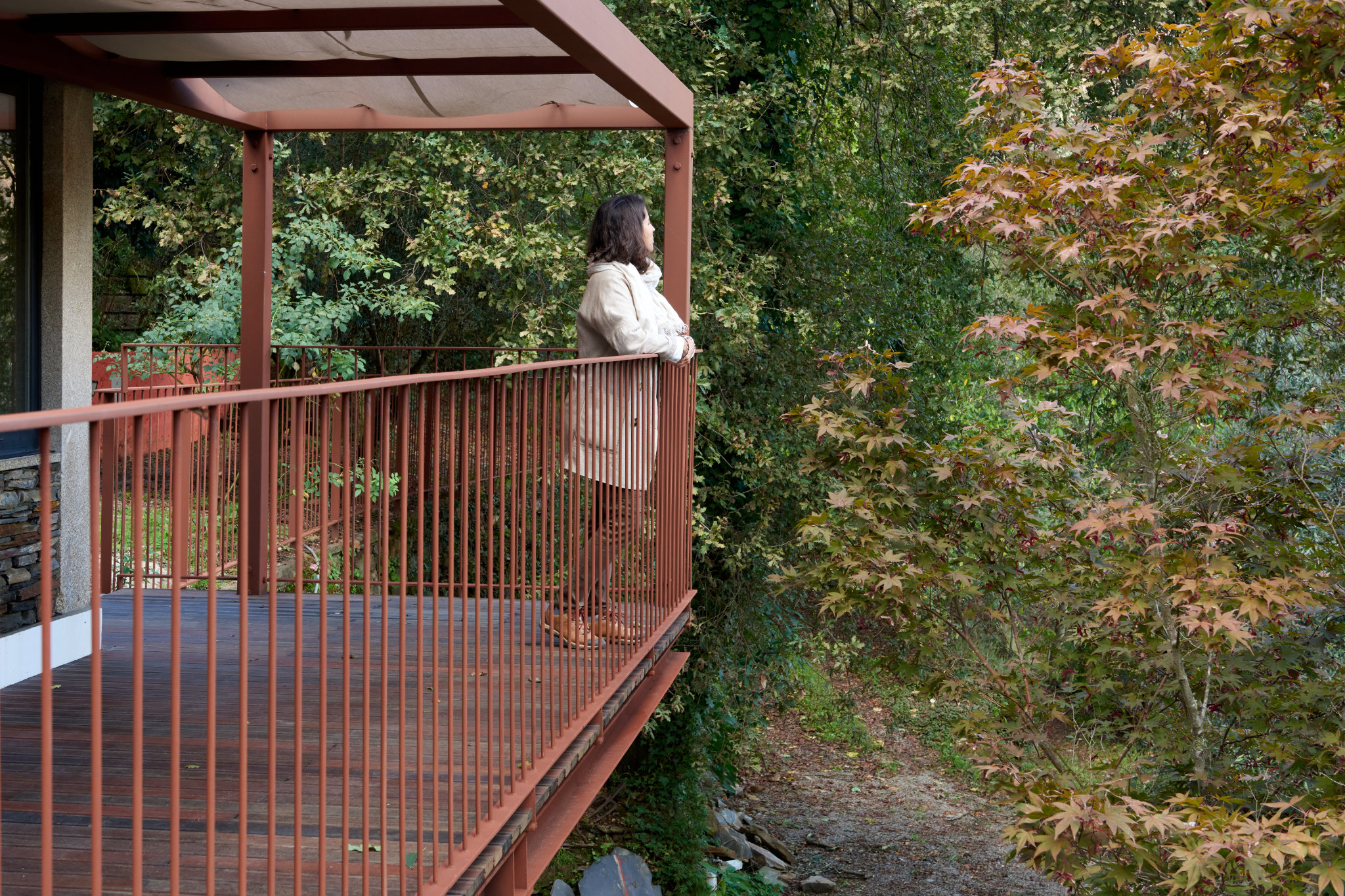 Self-Sufficient Living, Arouca
